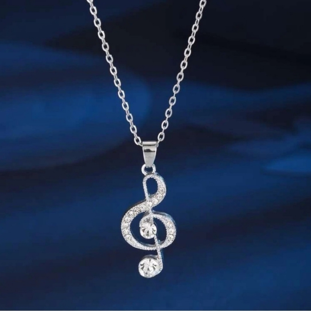 Elegant Silver Treble Clef Fashion Necklace